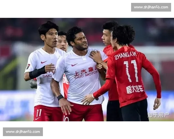 广州恒大与上海上港巅峰对决再掀中超争冠激烈风云赛事焦点之战局 广州恒大与上海上港巅峰对决再掀中超争冠激烈风云赛事焦点之战局